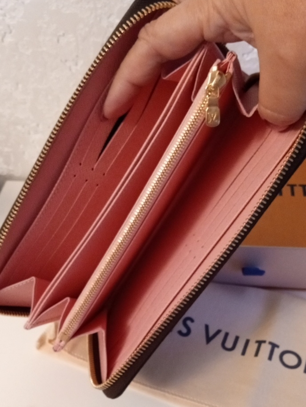 Louis Vuitton Monogram Rare Zip Wallet with Multicolor Carousel Motif Holiday Co - Picture 4 of 9